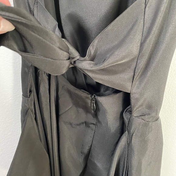 Little black dress backless tie back flowy - Picture 7 of 9